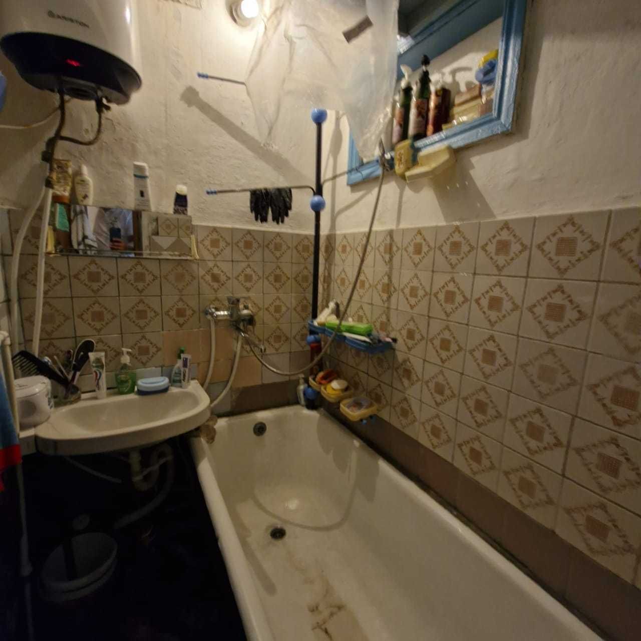 Продам двухкомнатную квартиру рн 20 школа, Зачаганск