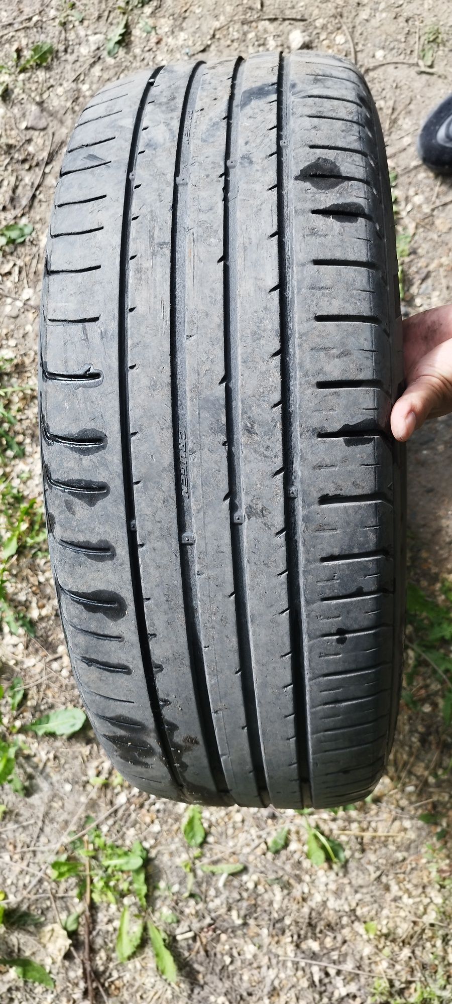 Продам шины 235-60R18 kumho 2 шт.