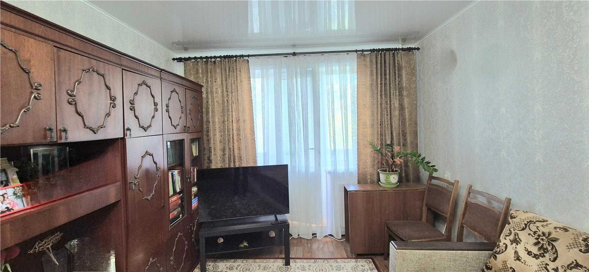 Продам 2 комн квартиру на 6 мкр на 4/5 эт