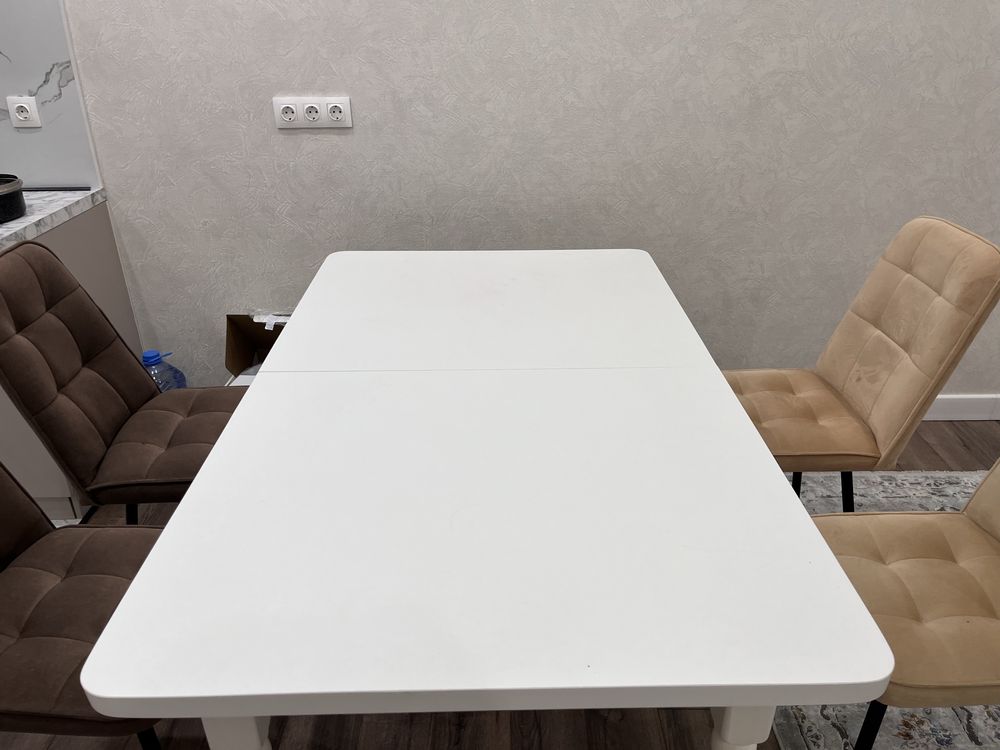 Стол и стулья 4 шт