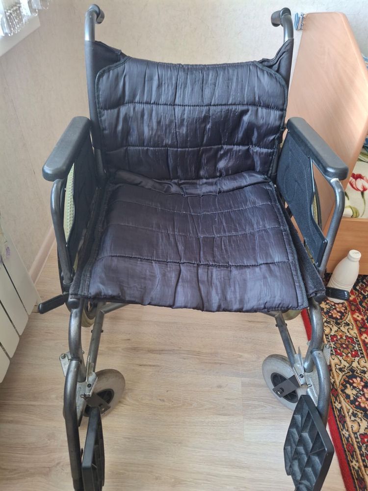 Продам инвалидное кресло