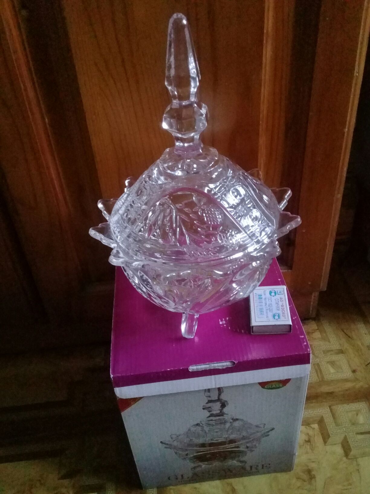 Продам новые стеклянные большие вазы для фруктов и овощей  и другие