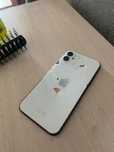 iPhone 11 64gb  эмкость 77