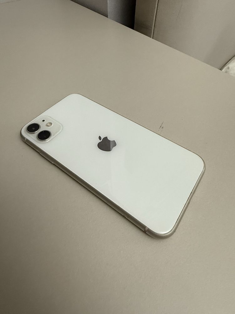 iPhone 11 White 128gb (с коробкой и шнуром)