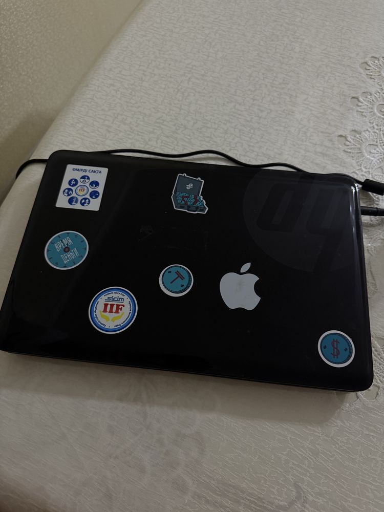 Ноутбук HP 2000 Notebook PC