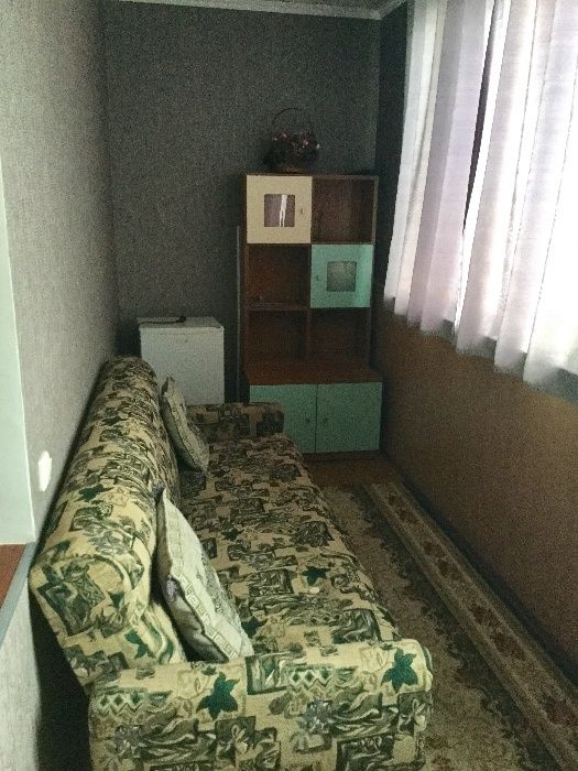 Сдаю   1кв  посуточно 9 мкр дом 14 с видом на море п/дом