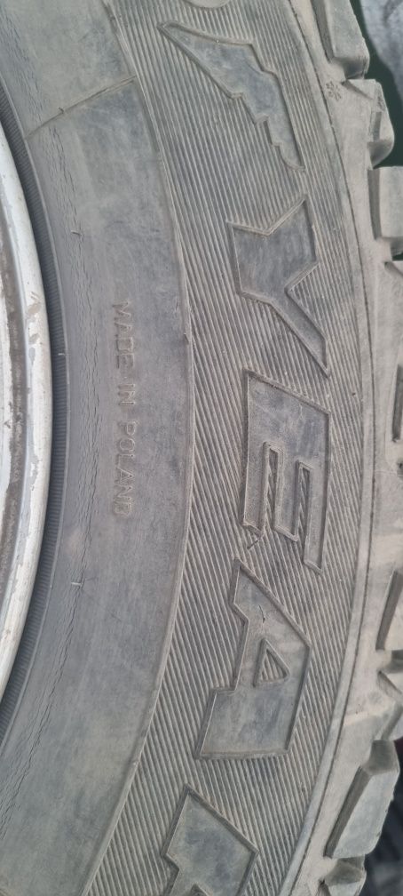 215/65/16 Шины Goodyear UltraGrip 600