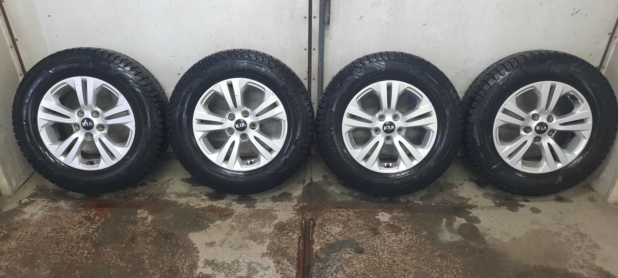 Продам оригинальные диски с зимней резиной R16 215/70