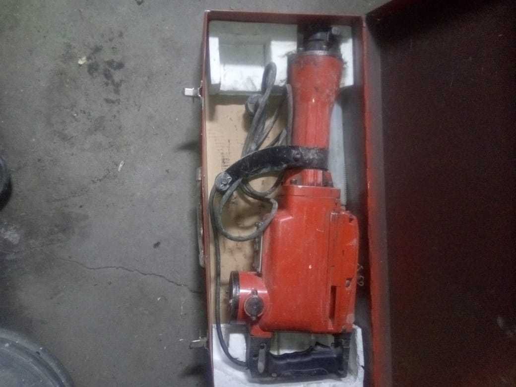 Продам отбойник срочно
