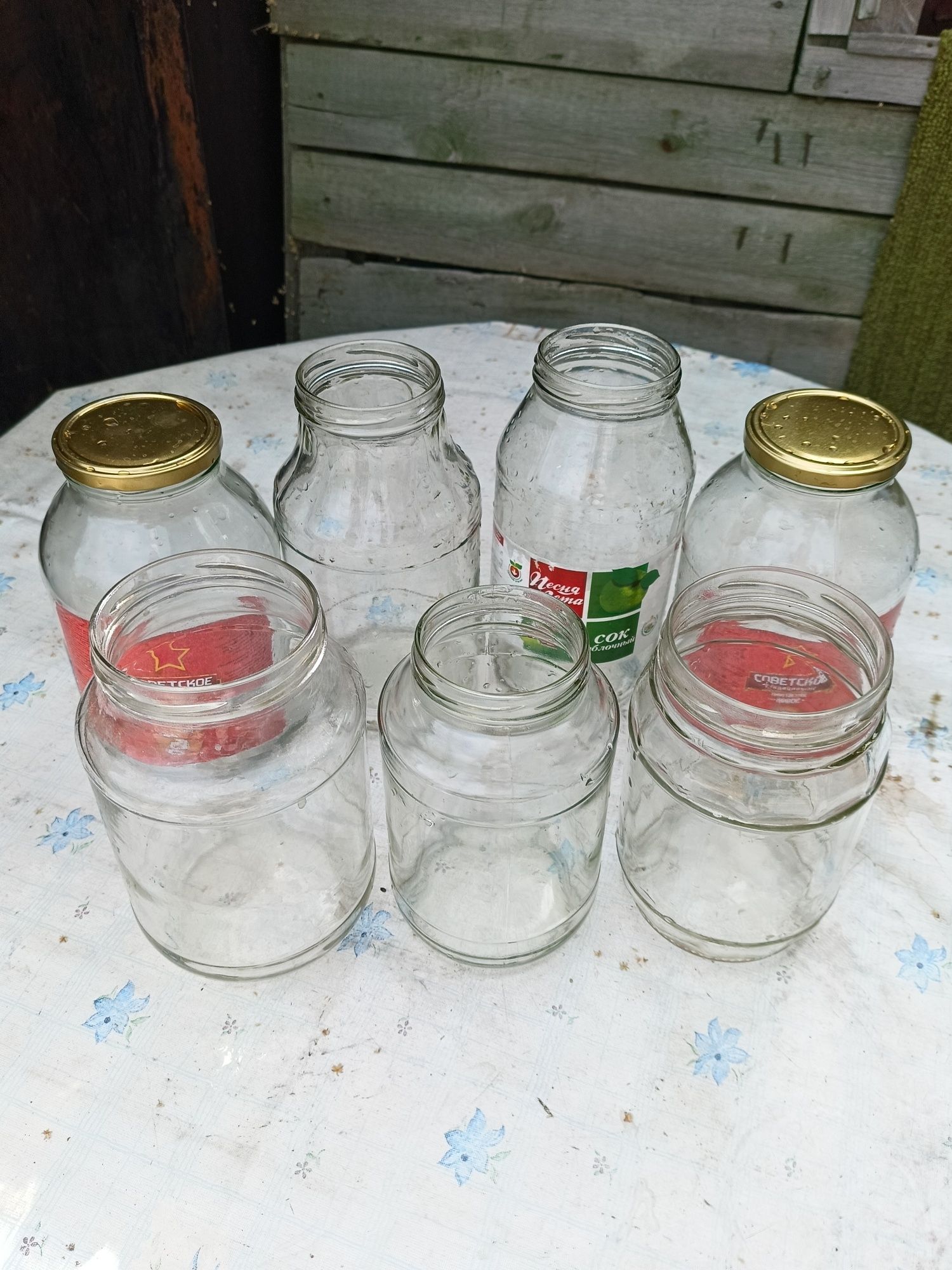Продаю банки стеклянные  0,7,0,8,  2 литра .
