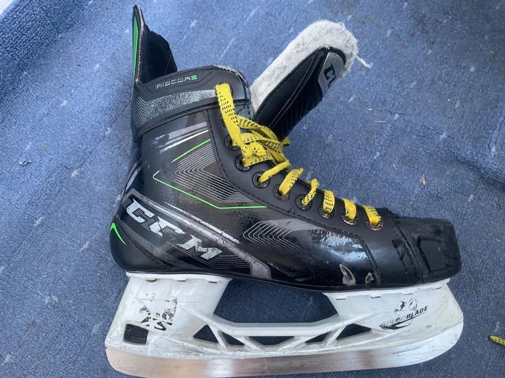 продам коньки ccm