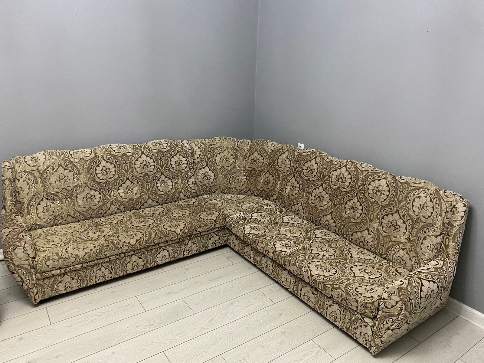 Продаётся диван и кресло