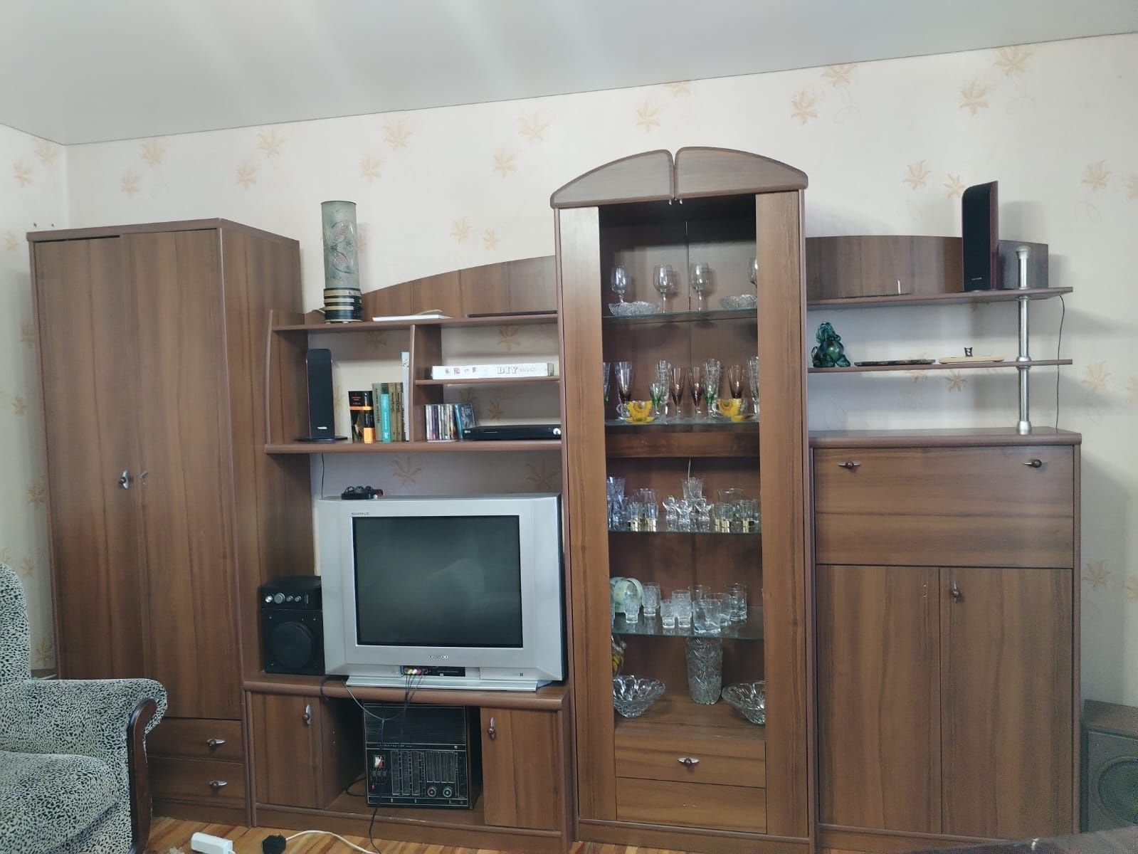 Продаю стенку для гостиной