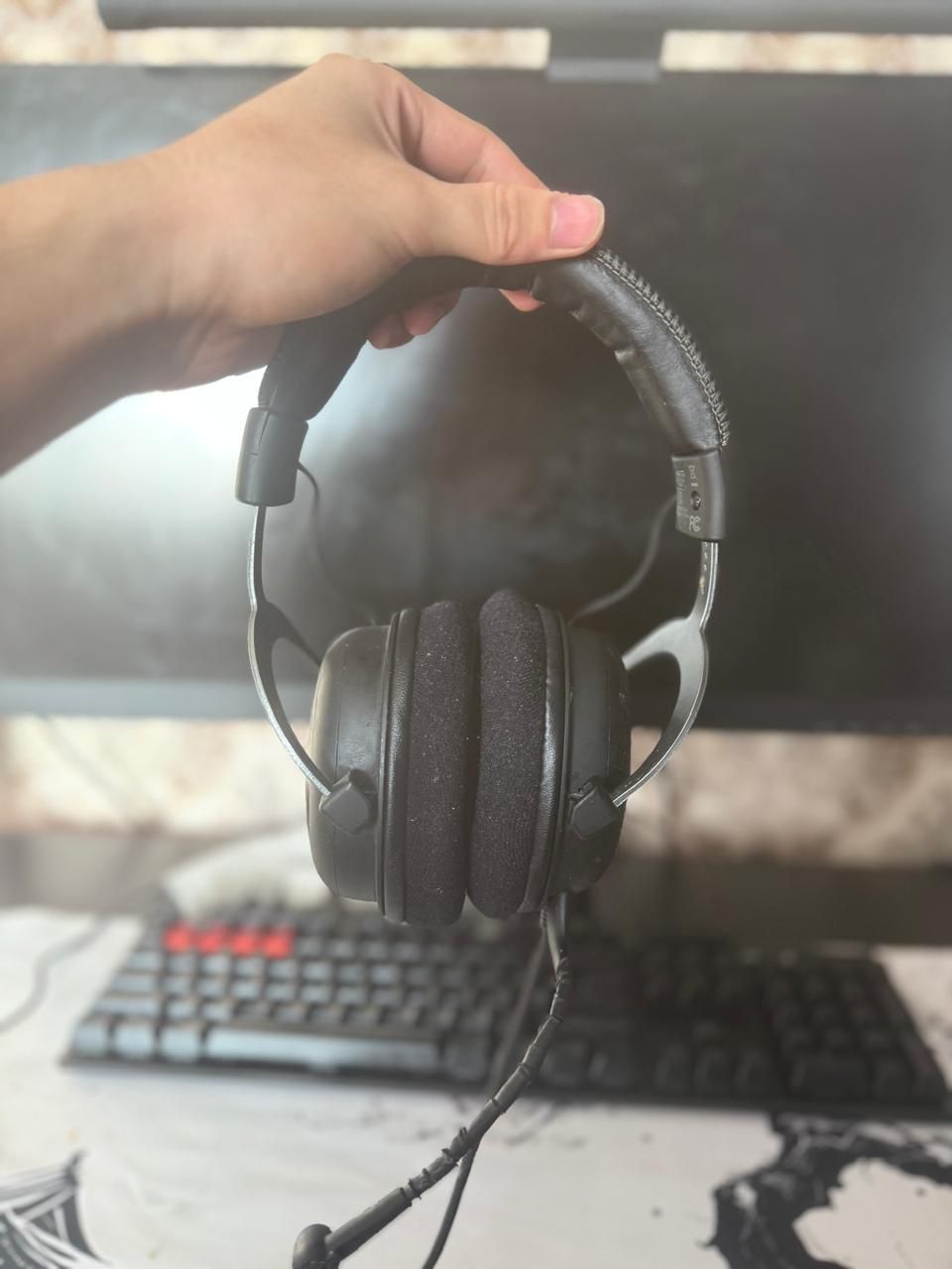 Продам комплект девайсов HyperX на компьютер клавиатура,наушники,мышь