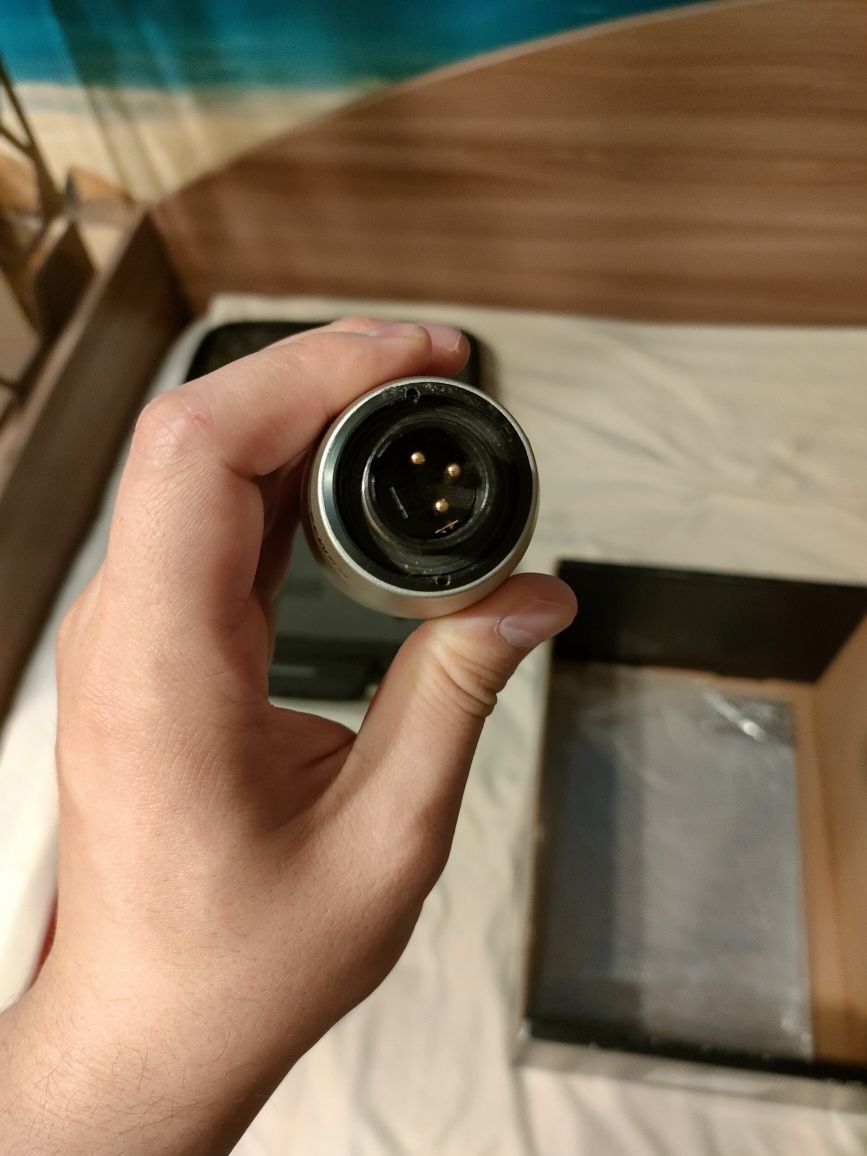 Микрофон Shure KSM 32 в идеальном состоянии