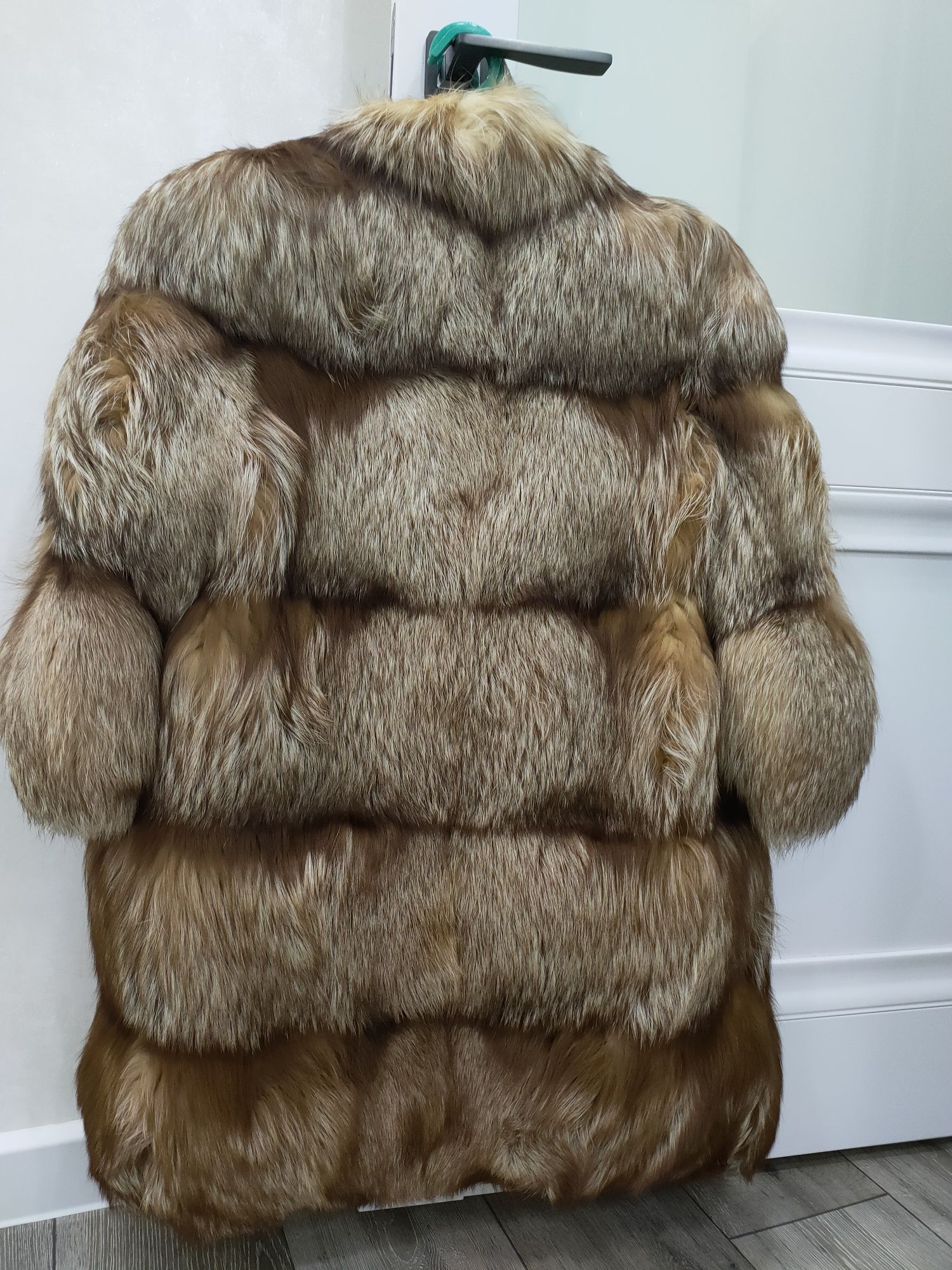 Продам шубу из меха лисы