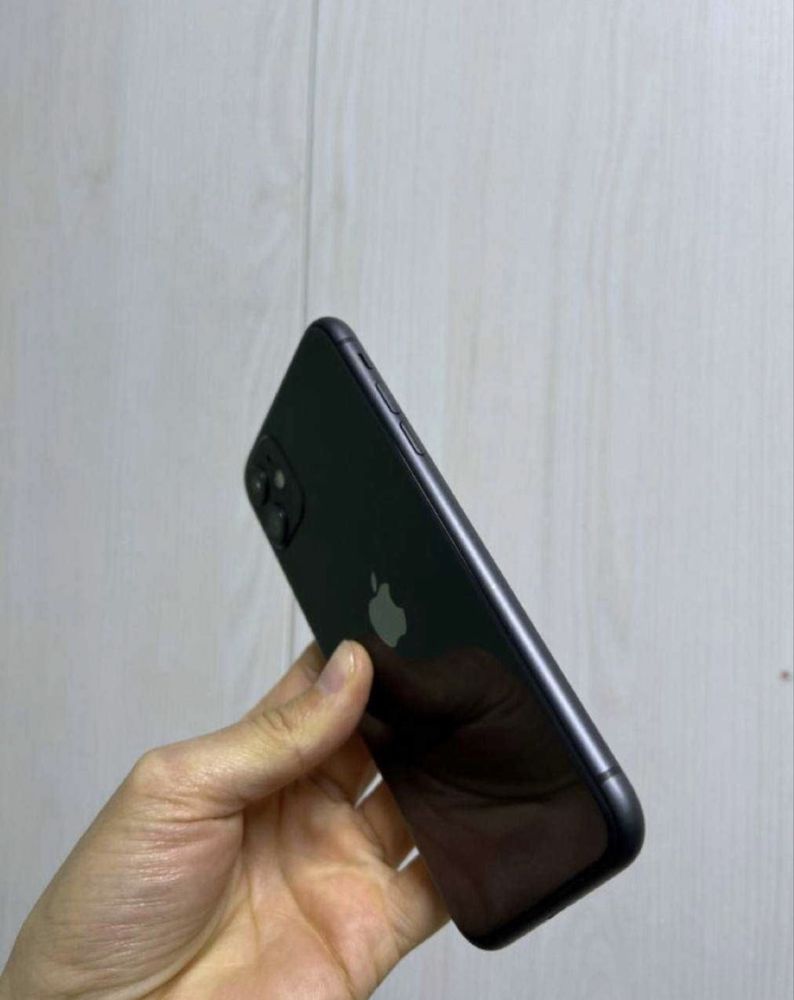 Продаю Iphone 11 Black edition