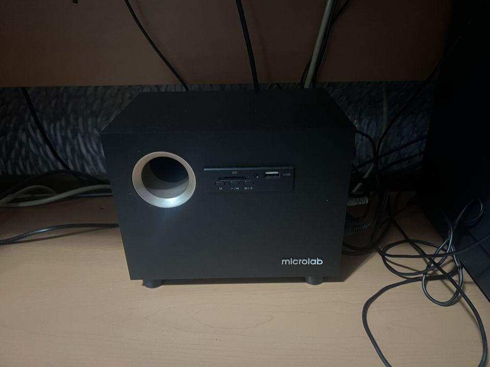 Core i3-9100F 3.60GHz, 32гб ОЗУ, Nvidia GeForce 1050 + монитор и колон