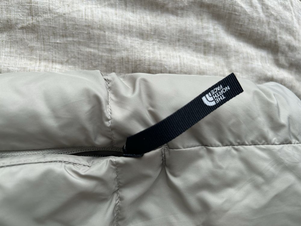 Продам женскую куртку the north face