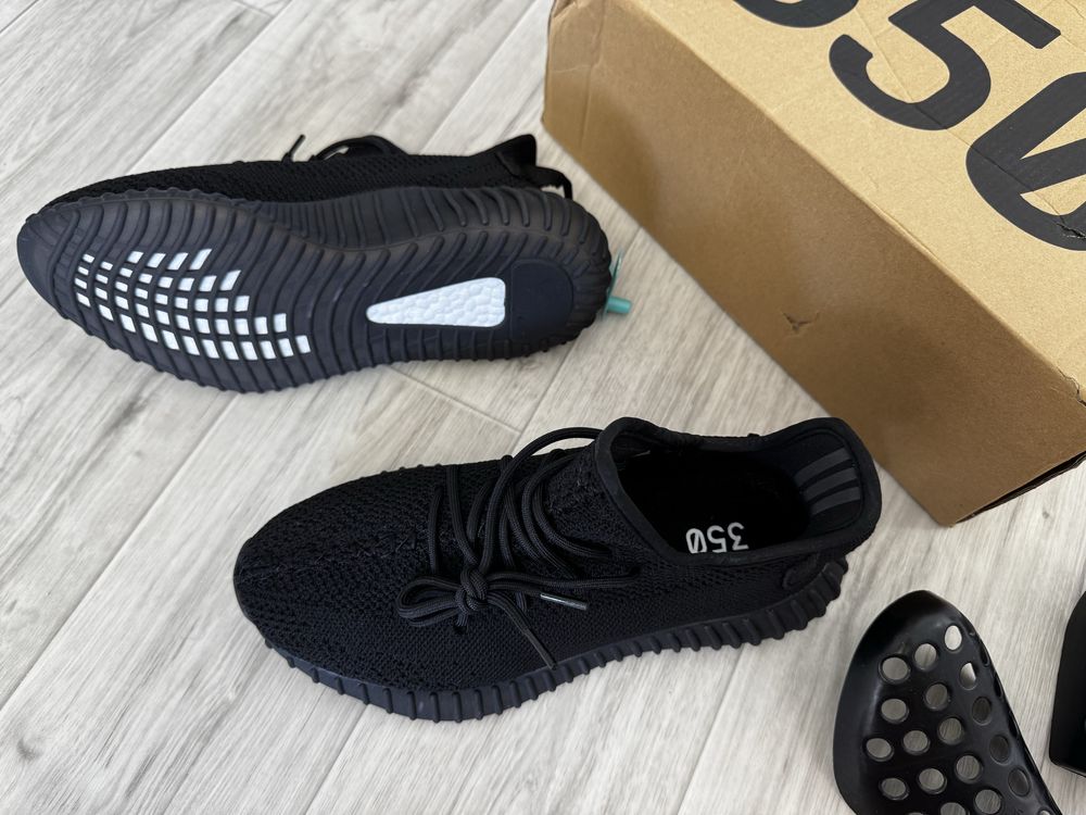 Новые кросовки Yeezy 39 р