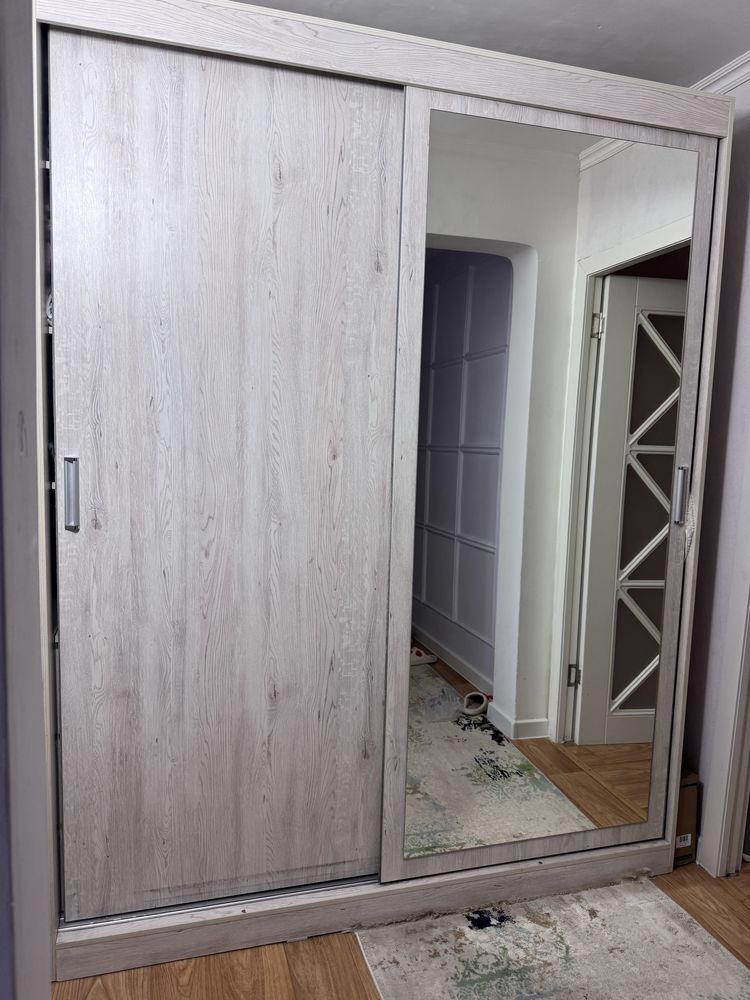Светлый Шкаф в прихожую