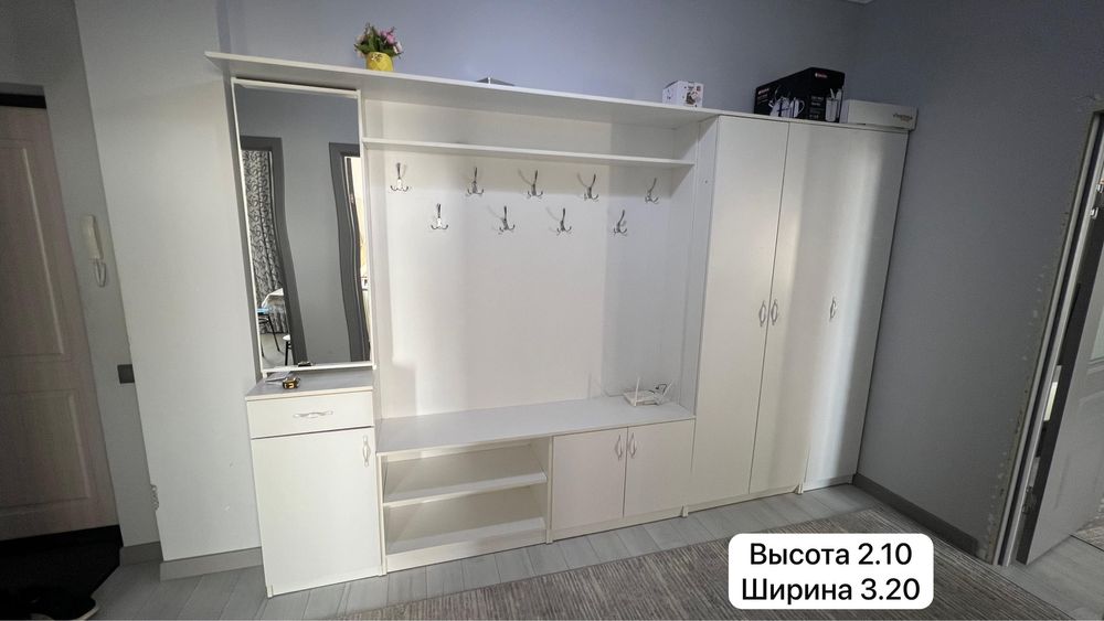 Прихожий шкаф с зеркалом