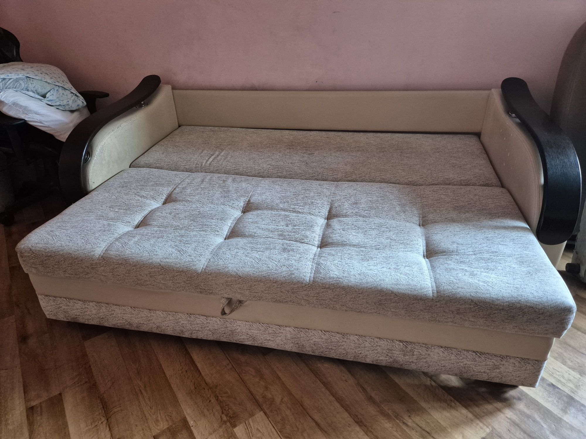 целый диван 15.000