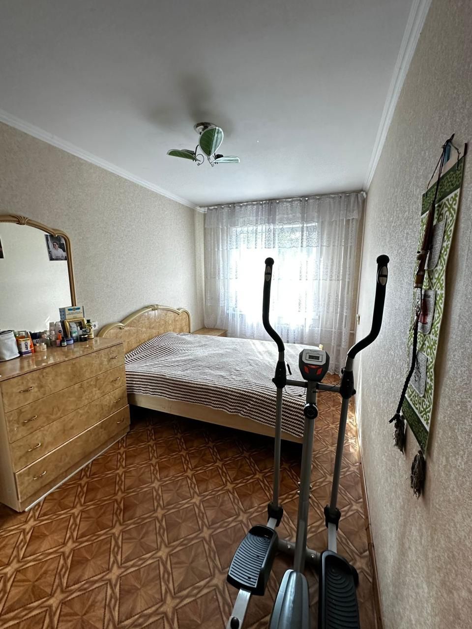 Продам 3 ком квартиру район маг.Северный 18900