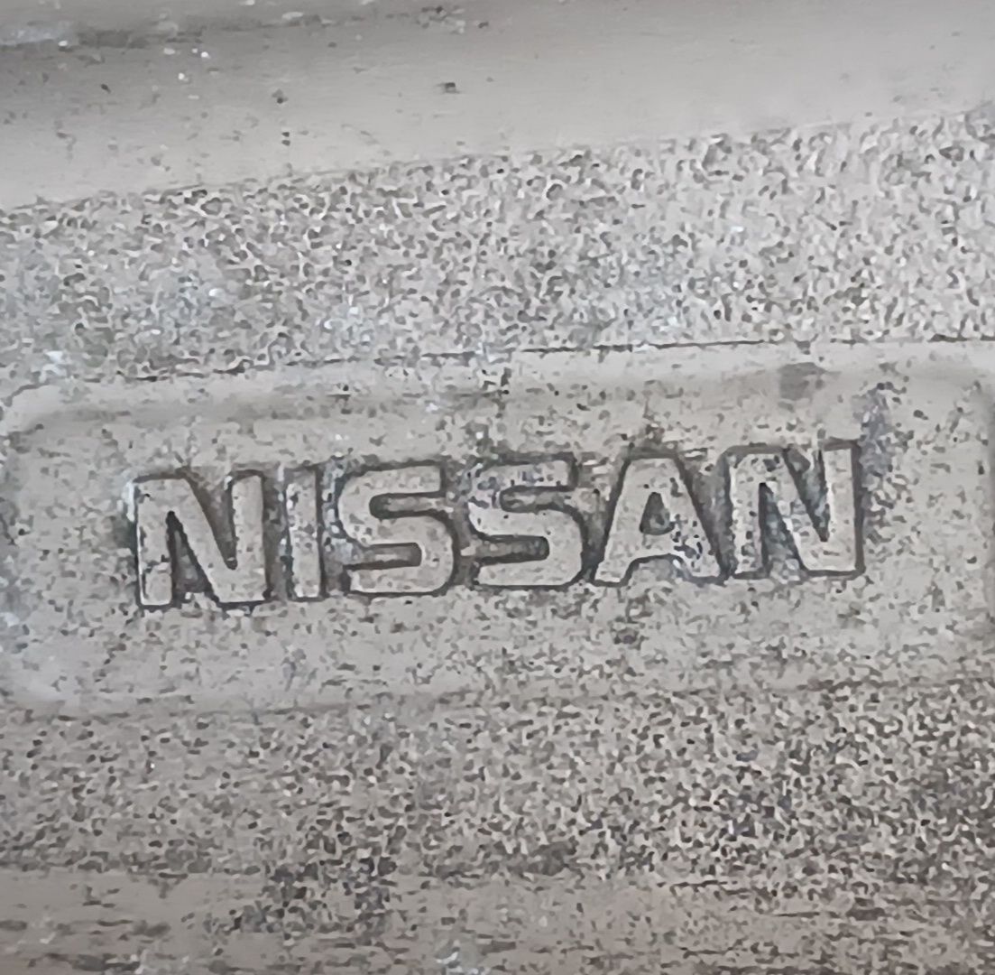 R-18. Разб 6/139,7. Оригинал NISSAN с шинами не дорого