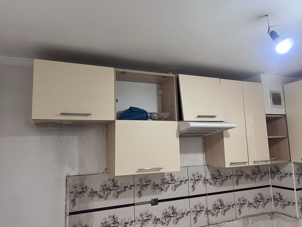 Срочно продам кух гарнитуру бу