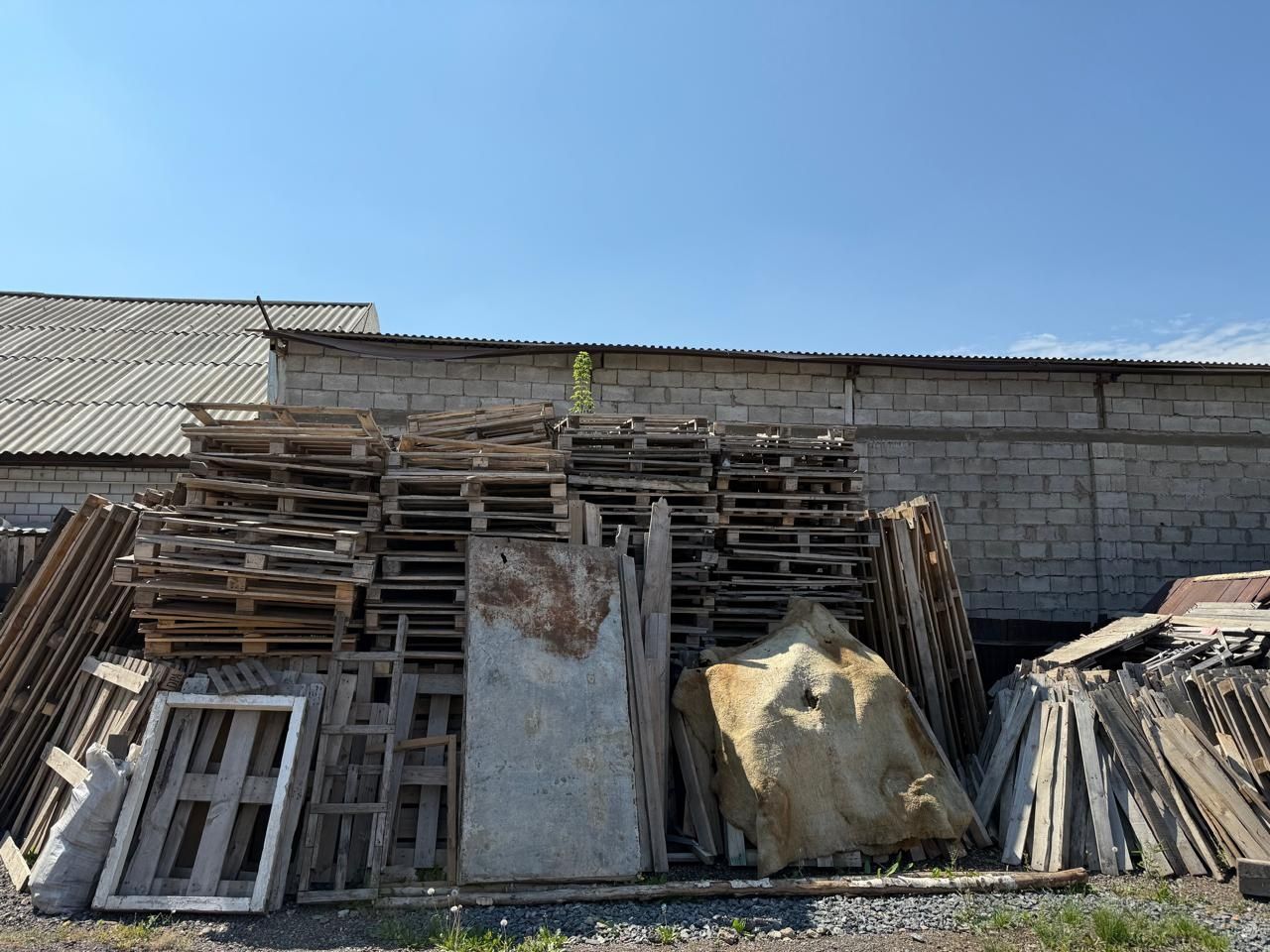Срочно продам б/у поддоны