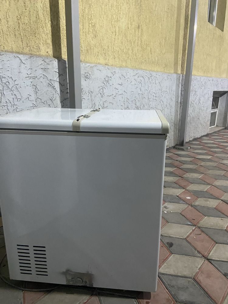 Продам морозильник