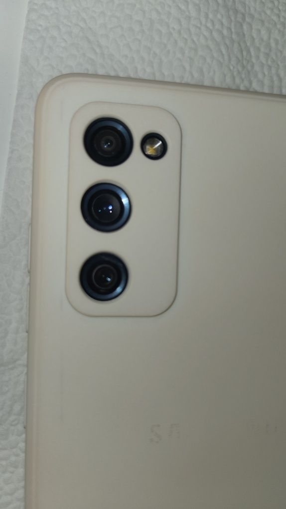 Продам Samsung s20 fe