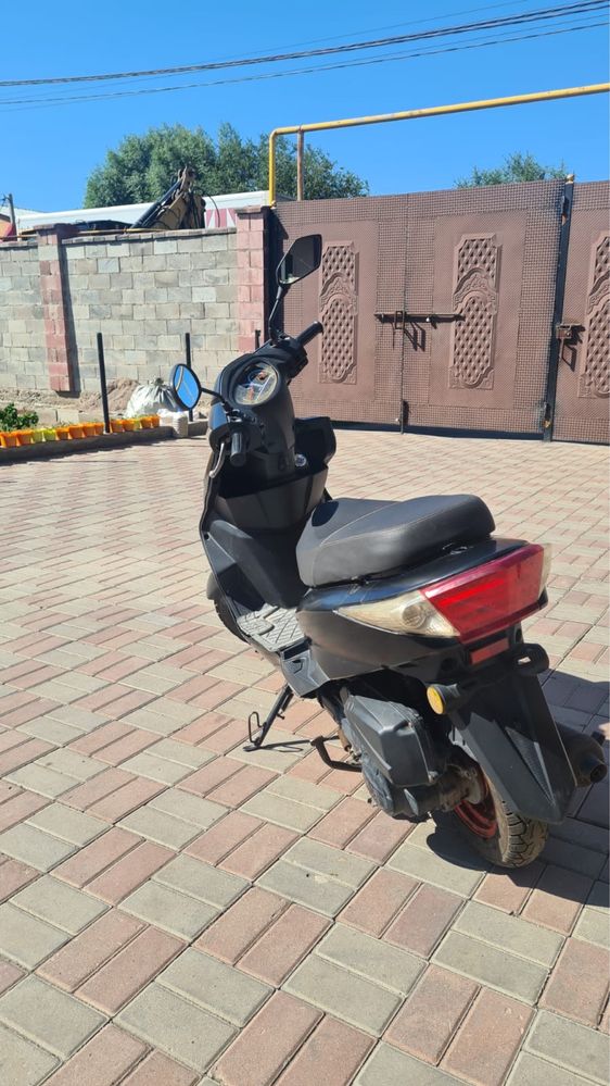Продам! Срочно! Скутер!