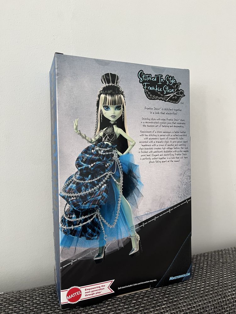 кукла Monster High Френки Штейн/ Frankie Stein stitched in style
