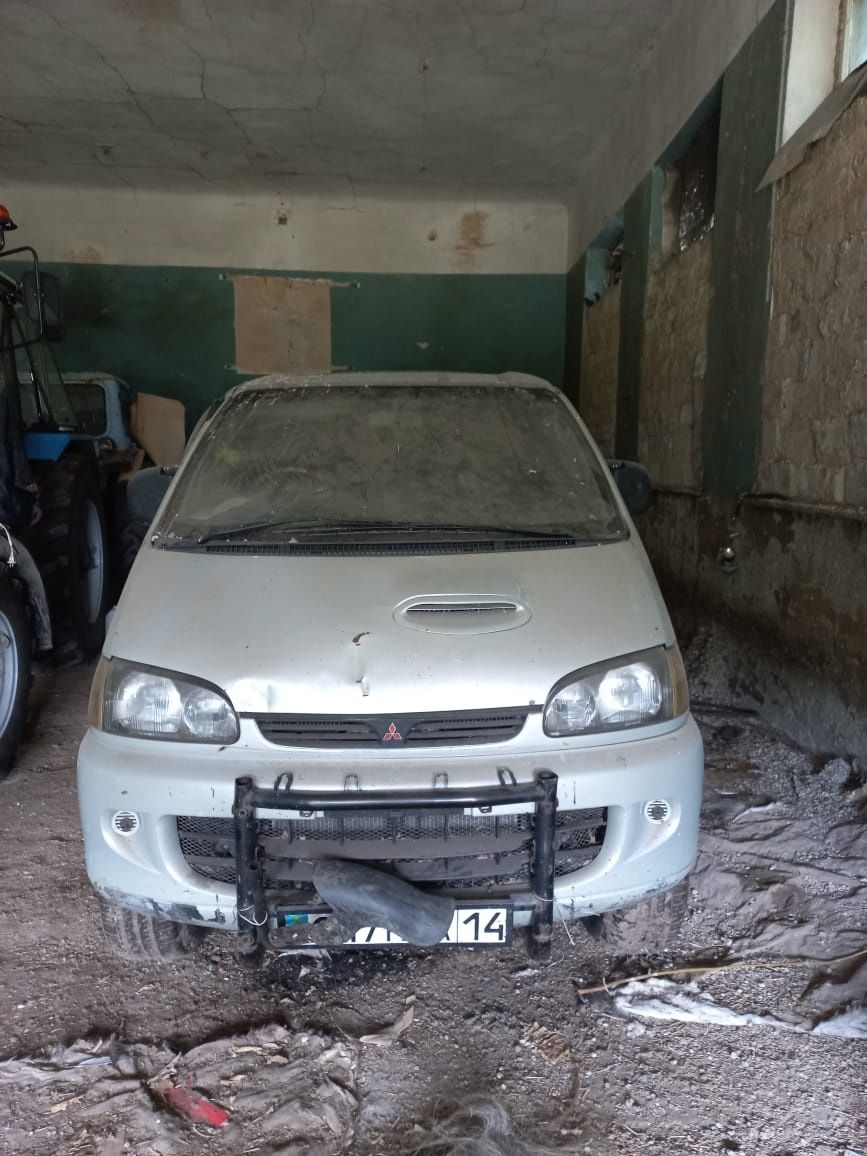 Продам Mitsubishi Delica 2,8