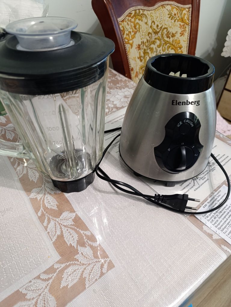 Продам блендер ELENBERG FB-639
