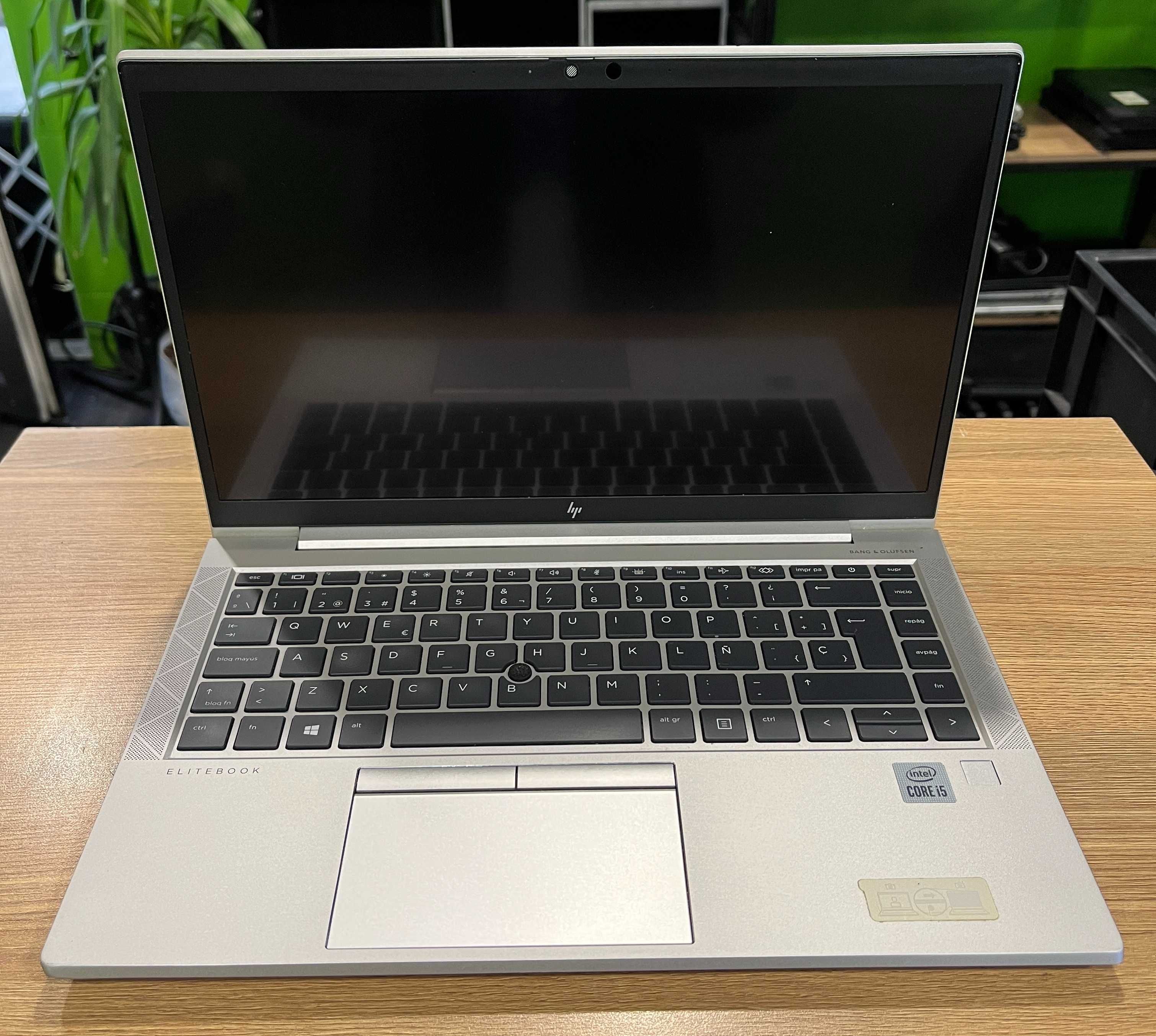 HP Elitebook 840 G7. Core i5 10310U 1.7/4.4 GHz. 16/256 GB