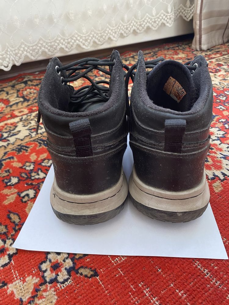 Продается обувь Skechers демисезон