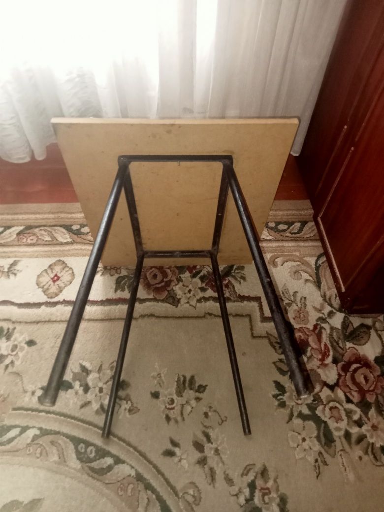 Стол                                                    .