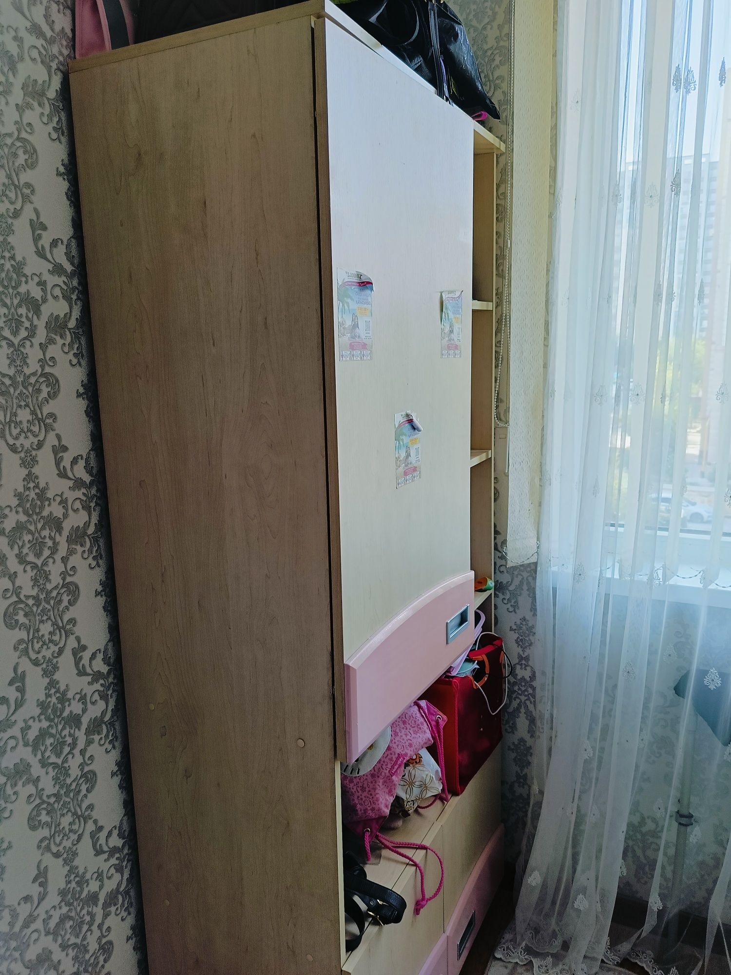 Друх спальная кровать и сундук в идеальном состоянии