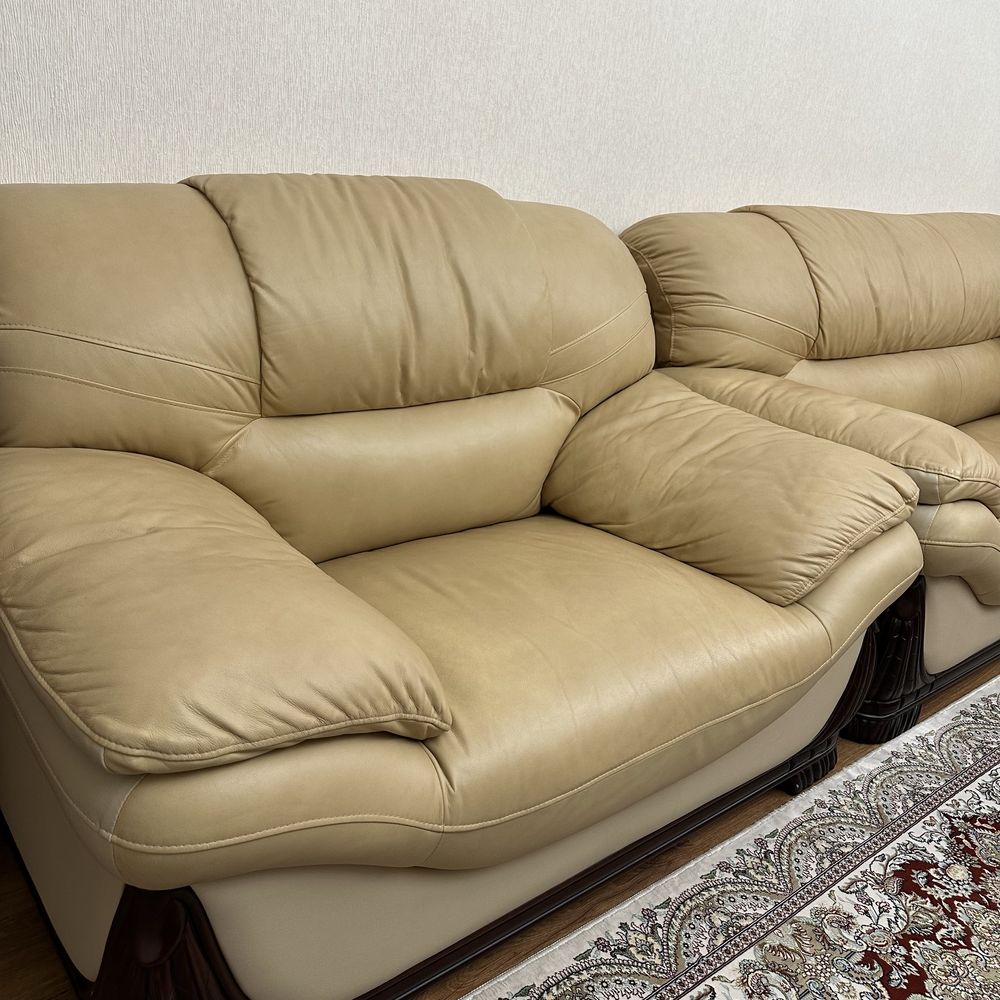 Комплект два дивана и крело (кожа, 3+2+1)