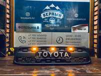 Решетка радиатора Toyota Sequoia, Tundra 2002