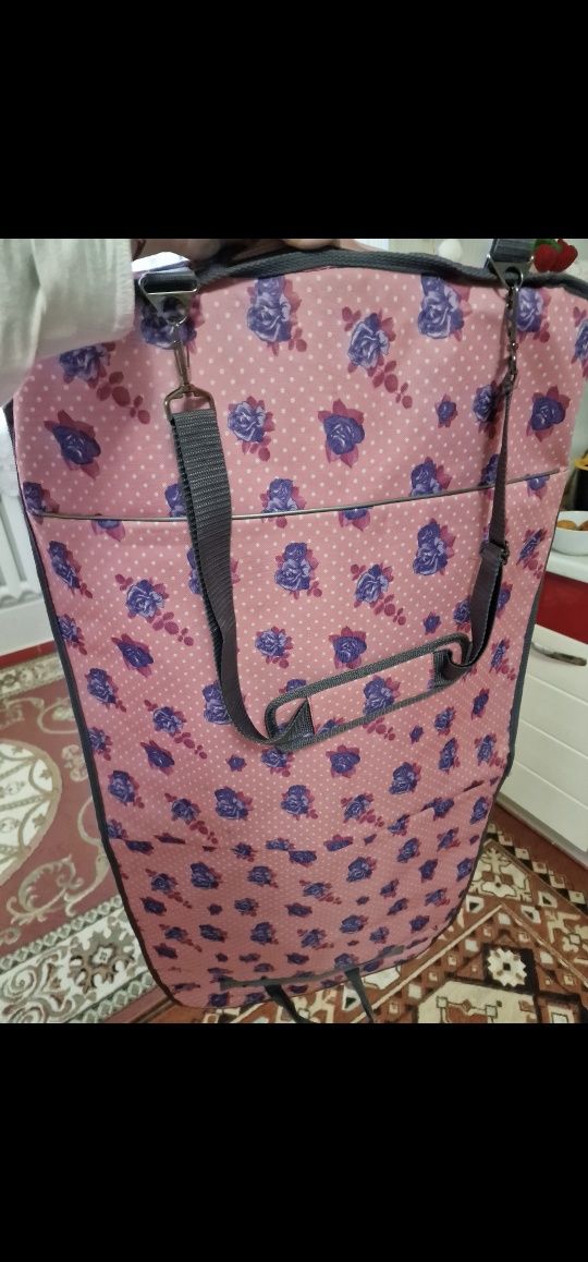 Продам цехов для одежды девочки.