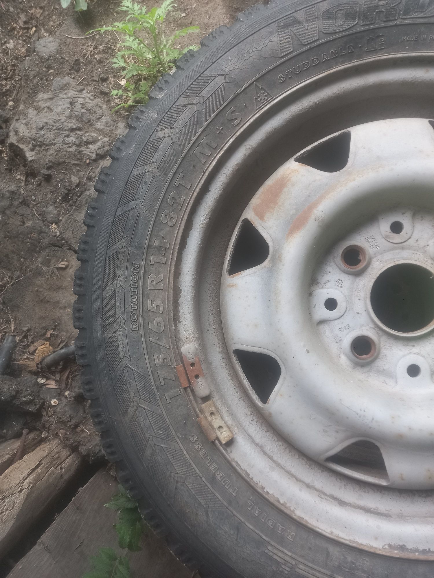 Продам 4 колеса r 14
