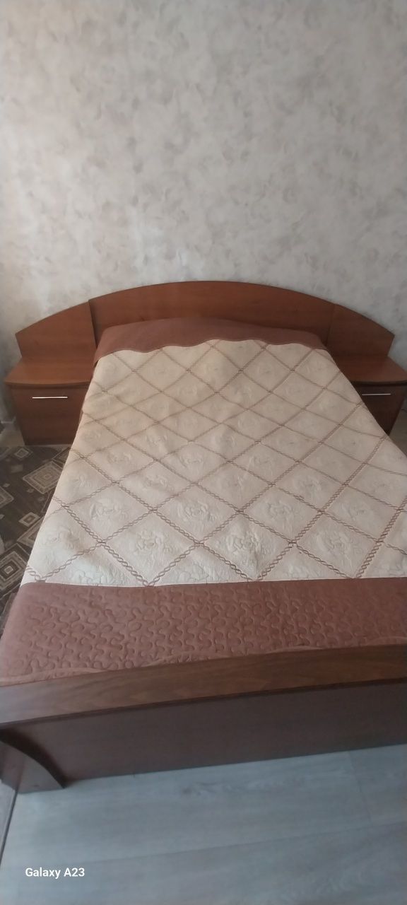 Продам двухспальную кровать