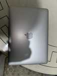 Macbook.