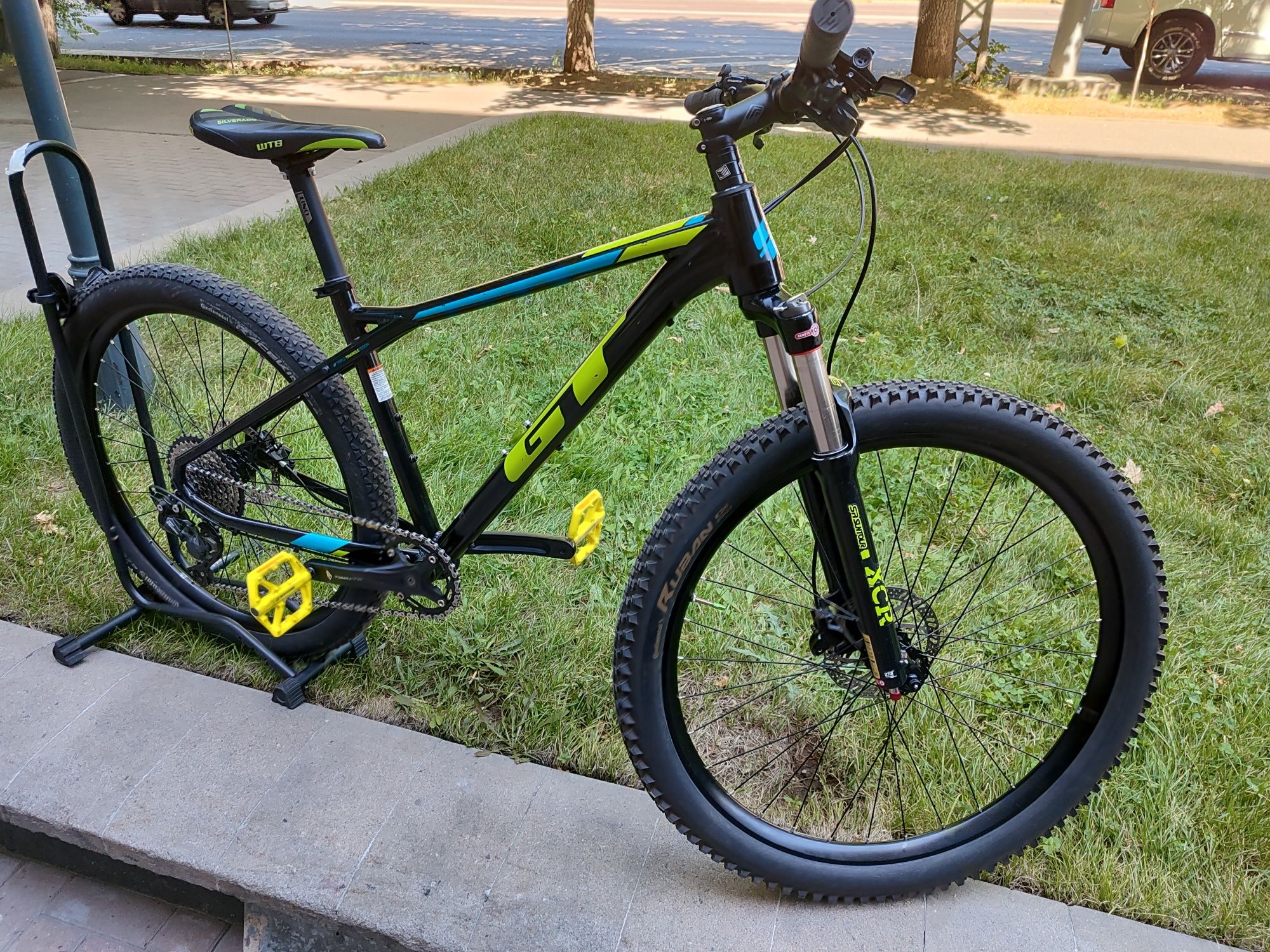 Велосипед giant трек GT avalanche 27,5 размер М