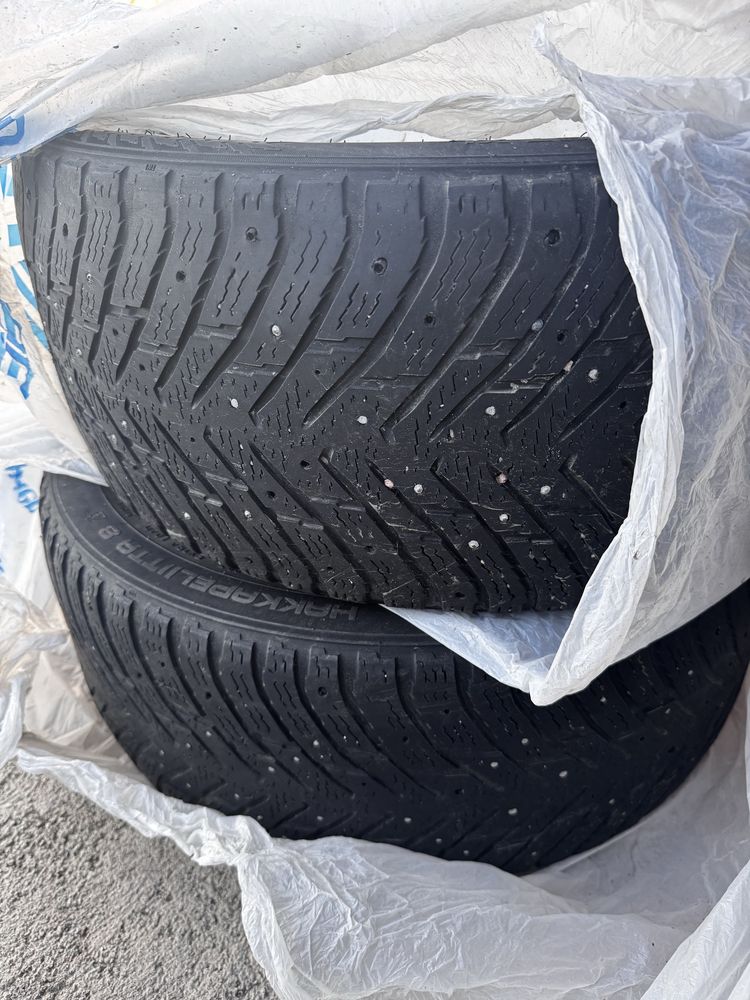 Продам зимние шины на 18 комплектом