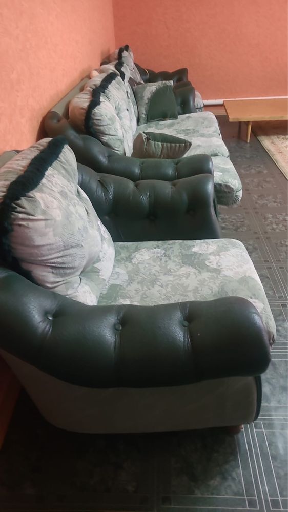 Продам диван с креслами и прочую мебель